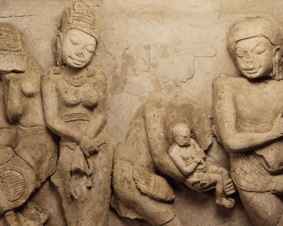 Relieve, de Chedi Chula Pathom, Escuela Davaravati de Thai School
