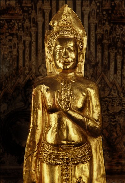 Buda de pie, finales del siglo XIII - principios del siglo XIV (oro) de Thai School