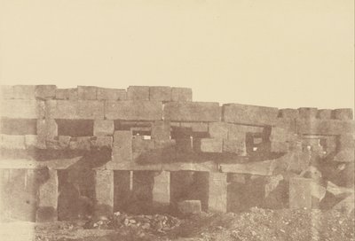 Vista de cerca del paseo cubierto de Tothmes III, Karnak de Théodule Devéria