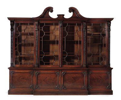 Una librería de frente roto de Jorge III de Thomas Chippendale