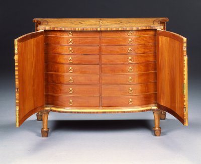 Uno de un par de cómodas de Jorge III de Thomas Chippendale