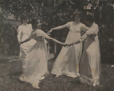 Susan Hannah Macdowell, Niña No Identificada, Elizabeth Macdowell, y Posiblemente Mary Macdowell..., c. 1 de Thomas Eakins