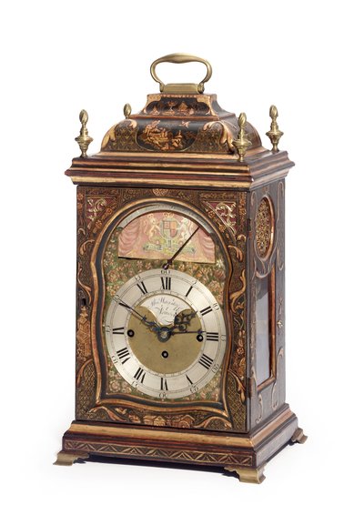 Reloj de mesa musical japonés verde y dorado de Jorge III que representa el Desfile del Alcalde, c.1780 (madera, latón y laca) de Thomas Wagstaff or Wagstaffe