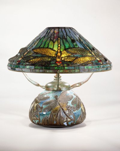 Lámpara de mesa de Tiffany Studios con diseño de libélula de Tiffany and Company