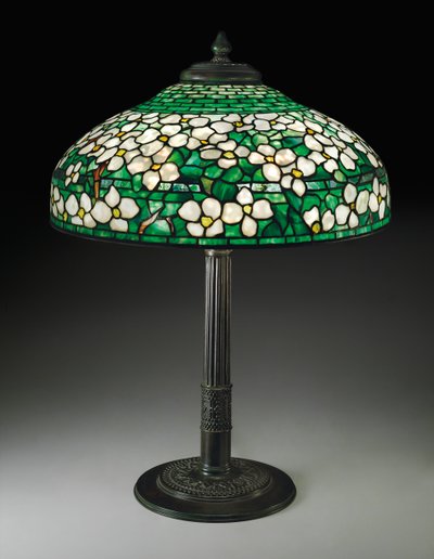 Lámpara de mesa de cornejo, c.1910 de Tiffany and Company