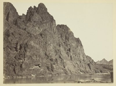 Acantilado frente al campamento Big Horn, Cañón Negro, Río Colorado de Timothy O