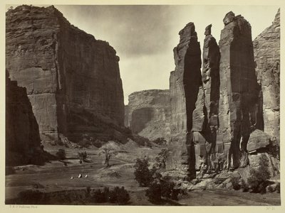 Cañón de Chelle, paredes del Gran Cañón, aproximadamente 1200 pies de altura, 1873 de Timothy OSullivan