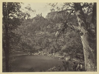 Vista del lago Apache, Sierra Blanca, Arizona de Timothy O