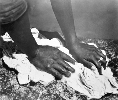 Manos de una mujer, México, 1926 de Tina Modotti
