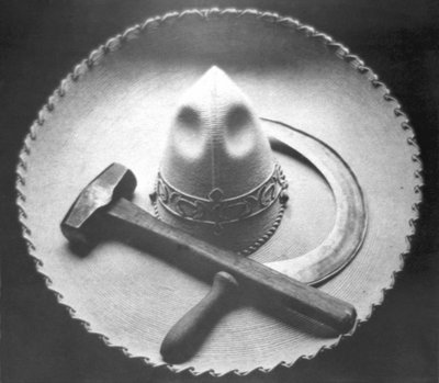 Revolución Mexicana: Sombrero con martillo y hoz, Ciudad de México, 1927 de Tina Modotti