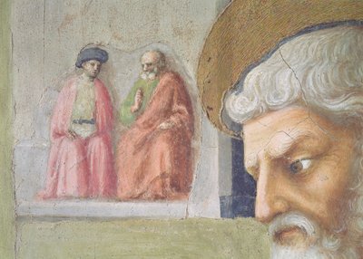 San Pedro curando a un lisiado y la resurrección de Tabita, detalle de la cabeza de San Pedro con dos figuras sentadas a lo lejos (detalle) de Tommaso Masolino da Panicale