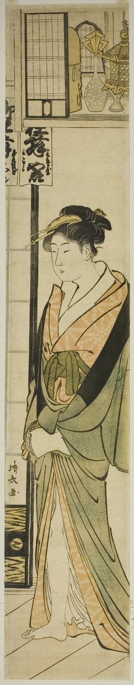 Cortesana de pie bajo un estante para talismanes de Torii Kiyonaga