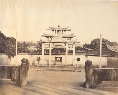 Arco Triunfal, Foochow, ca. 1869 de Tung Hing.
