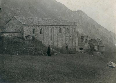 Abadía de San Pietro al Monte, Civate, Lombardía, Italia, fotografía de Ugo Monneret de Villard, hacia 1910. de Ugo Monneret de Villard