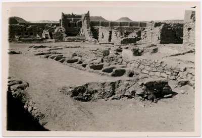 Interior del Monasterio de San Simeón, Sala VI, Asuán, Egipto, fotografía de Ugo Monneret de Villard de Ugo Monneret de Villard