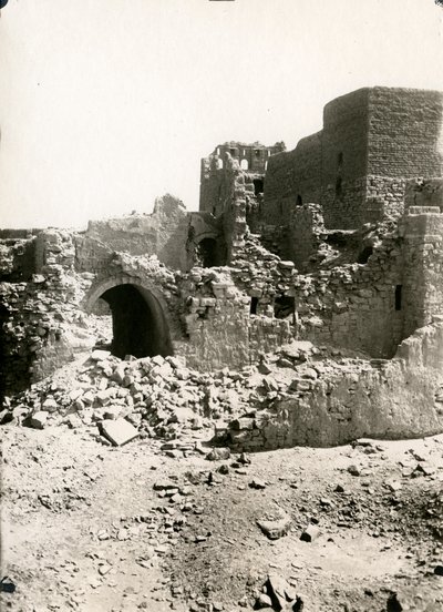 Gran torre del homenaje (qasr) del monasterio de San Simeón, Asuán, Egipto, fotografía de Ugo Monneret de Villard. de Ugo Monneret de Villard