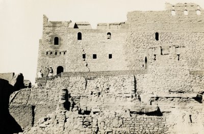 Monasterio de San Simeón tras su restauración, Asuán, Egipto, fotografía de Ugo Monneret de Villard de Ugo Monneret de Villard