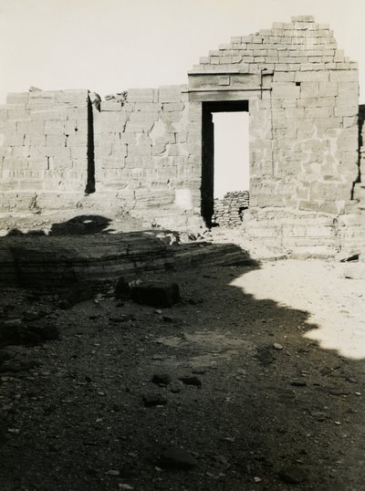 Ruinas de un templo, Qasr Ibrim, Egipto, fotografía de Ugo Monneret de Villard de Ugo Monneret de Villard