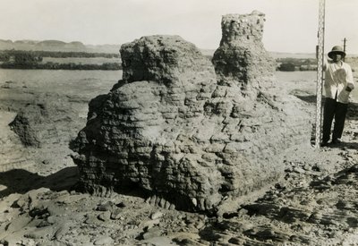 Tumba en necrópolis, Qasr Ibrim, Egipto, fotografía de Ugo Monneret de Villard de Ugo Monneret de Villard
