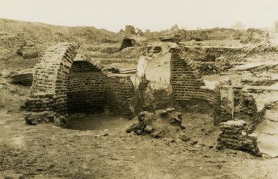Edificio trilobulado, al-Fustat, Egipto, fotografía de Ugo Monneret de Villard de Ugo Monneret de Villard