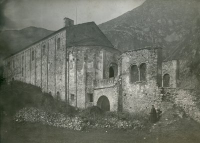 Vista de la abadía de San Pietro al Monte, Civate, Lombardía, Italia, fotografía de Ugo Monneret de Villard, hacia 1910. de Ugo Monneret de Villard