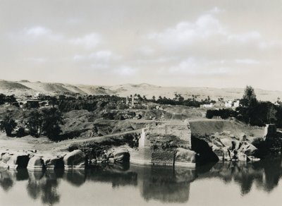 Vista de la isla Elefantina con el Nilo, Egipto, fotografía de Ugo Monneret de Villard de Ugo Monneret de Villard