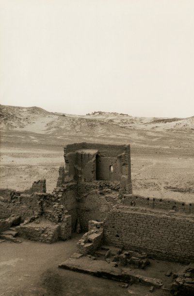 Torre occidental del monasterio de San Simeón, Asuán, Egipto, fotografía de Ugo Monneret de Villard de Ugo Monneret de Villard