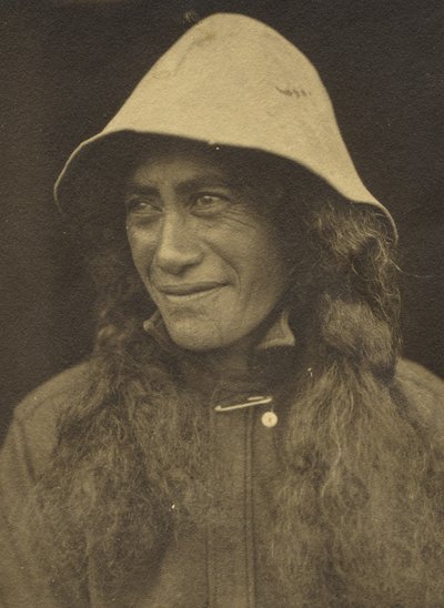 Retrato, Tauranga, c.1930 (impresión en gelatina de plata) de Una Garlick