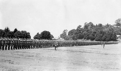 5º Batallón del Regimiento de East Surrey en desfile, Chakrata, 1917 de Unbekannt