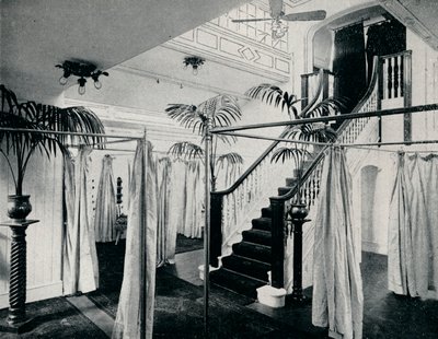 Un Rincón del Salón de Ejercicios para Damas, c1898 de Unbekannt