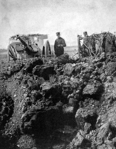 Una batería francesa del 75º tiene un escape estrecho, Primera Guerra Mundial, 1915 de Unbekannt