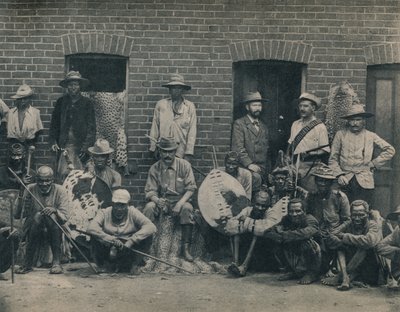 Un grupo de afrikáners y zulúes, c1900 de Unbekannt