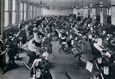 Vista de la batería más grande de máquinas de composición del mundo de Unbekannt