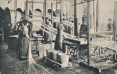 Una planta de fabricación de velas de cera, 1917 de Unbekannt