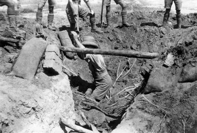 Un refugio británico colapsado, Mesopotamia, Primera Guerra Mundial, 1918 de Unbekannt