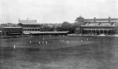 Un partido de cricket en progreso en el campo de cricket de Lords, Londres, 1912 de Unbekannt