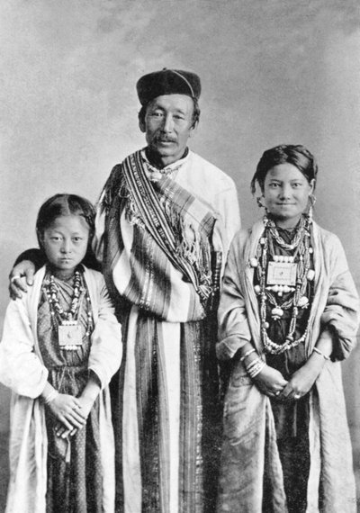 Un retrato de Lepchas, Bengala Occidental, India, c1910 de Unbekannt