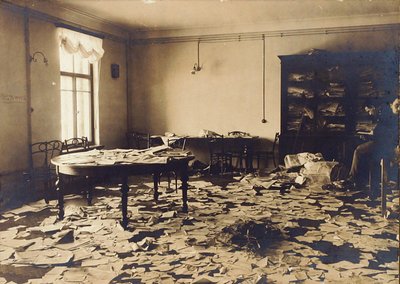 Una habitación después de una búsqueda, Rusia, principios del siglo XX de Unbekannt