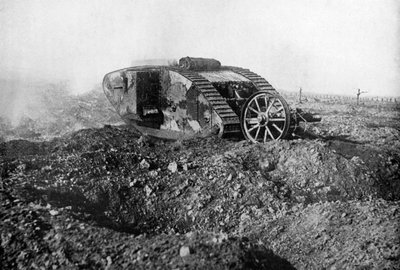 Un tanque en acción en el Frente Occidental, Somme, Francia, Primera Guerra Mundial de Unbekannt