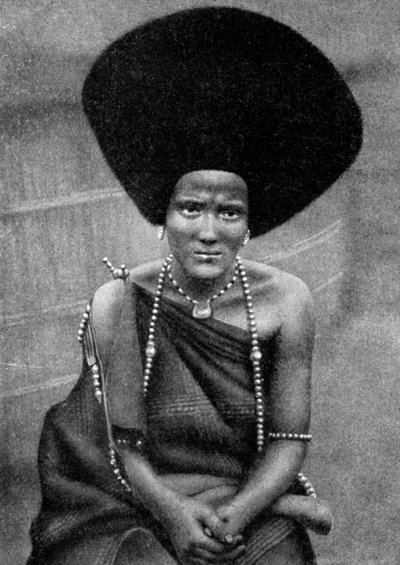 Una mujer del pueblo Beja del Nilo o Baggara, Etiopía, África, 1922 de Unbekannt