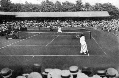 Una final femenina en el antiguo Wimbledon, 1905 de Unbekannt