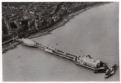 Vista aérea de Eastbourne, Sussex, desde un Zeppelin, 1931 1933 de Unbekannt