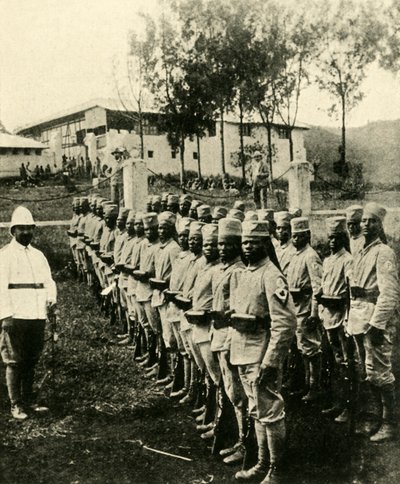 Soldados africanos luchando por Alemania, Primera Guerra Mundial, 1914, c1920 de Unbekannt