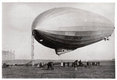 Dirigible LZ127 Graf Zeppelin amarrado en Loewental, Alemania, 1933 de Unbekannt