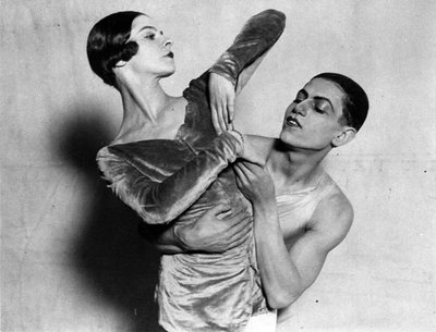 Alice Nikitina y Serge Lifar, bailarines de ballet rusos, 1924 de Unbekannt