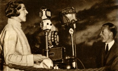 Amy Johnson transmitiendo desde el Aeropuerto de Croydon de Unbekannt