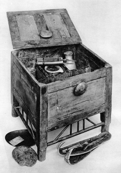 Un antiguo estuche de madera egipcio, 1936 de Unbekannt