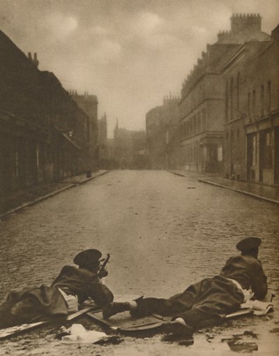 Un Episodio del East End: Guardias Escoceses en Acción en Sydney Street en 1911, c1935 de Unbekannt