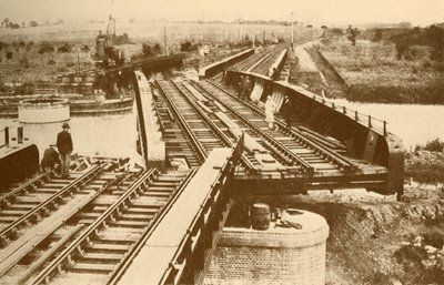 Un puente giratorio operado eléctricamente, en Beccles, cerca de Yarmouth, Ferrocarril del Este de Londres y del Norte de Unbekannt