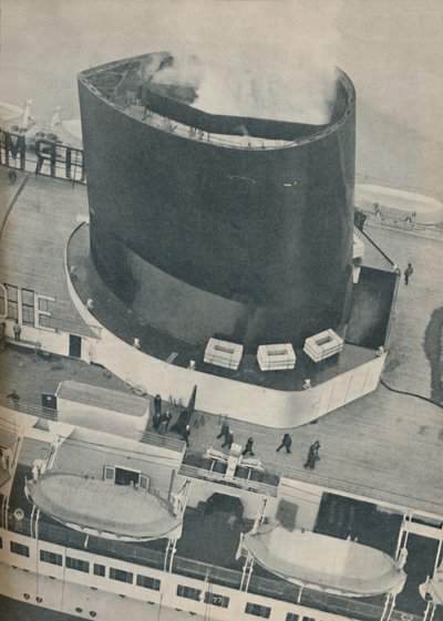 Un ángulo inusual de la cubierta del Normandie, 1936 de Unbekannt